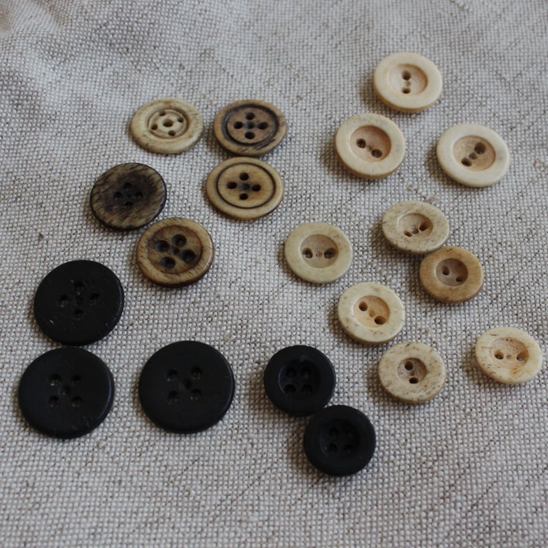 フランスの古い天然素材のボタン16㎜ 各種 フランスアンティークボタン