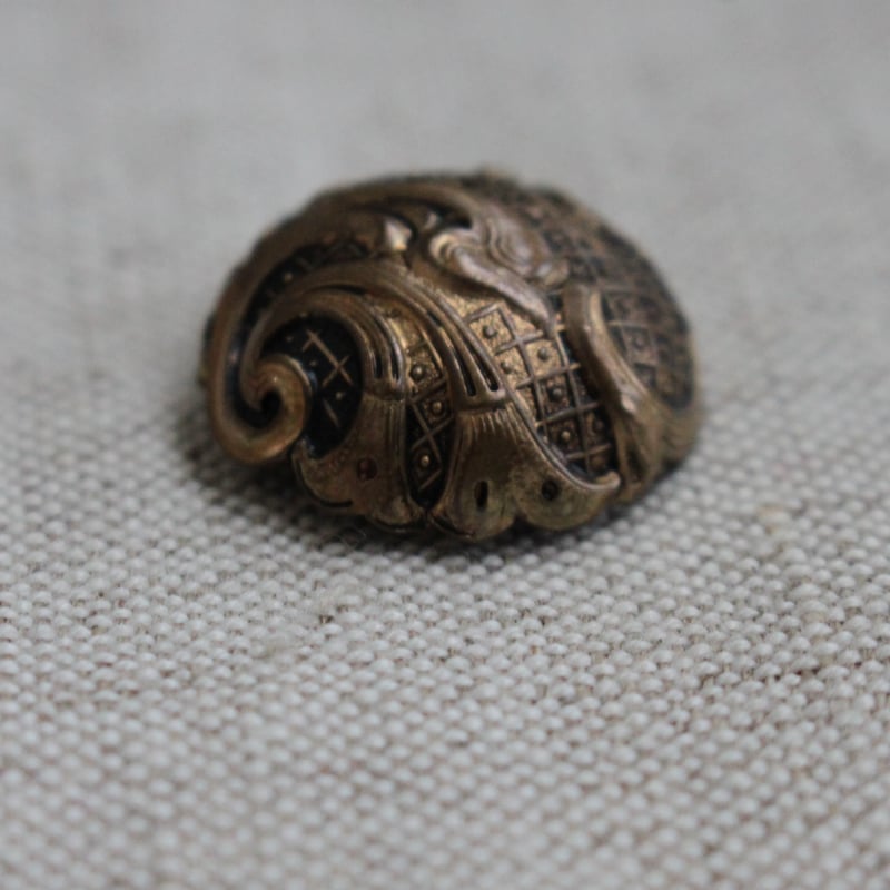 古いアールデコ模様のメタルボタン 21㎜ フランスアンティーク 241