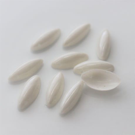 .【希少】ナツメ型スパンコール14㎜  10個　white（ゼラチン）1920年代フランス製　798