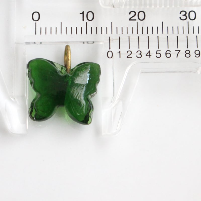 カン付きパピヨン型ガラスパーツ 15㎜（ｸﾞﾘｰﾝ）フランス製