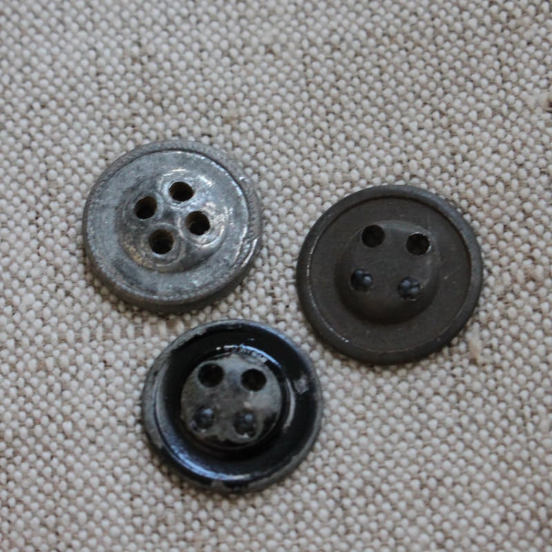 四つ穴メタルボタン各種 フランスヴィンテージ 200 | Le manège