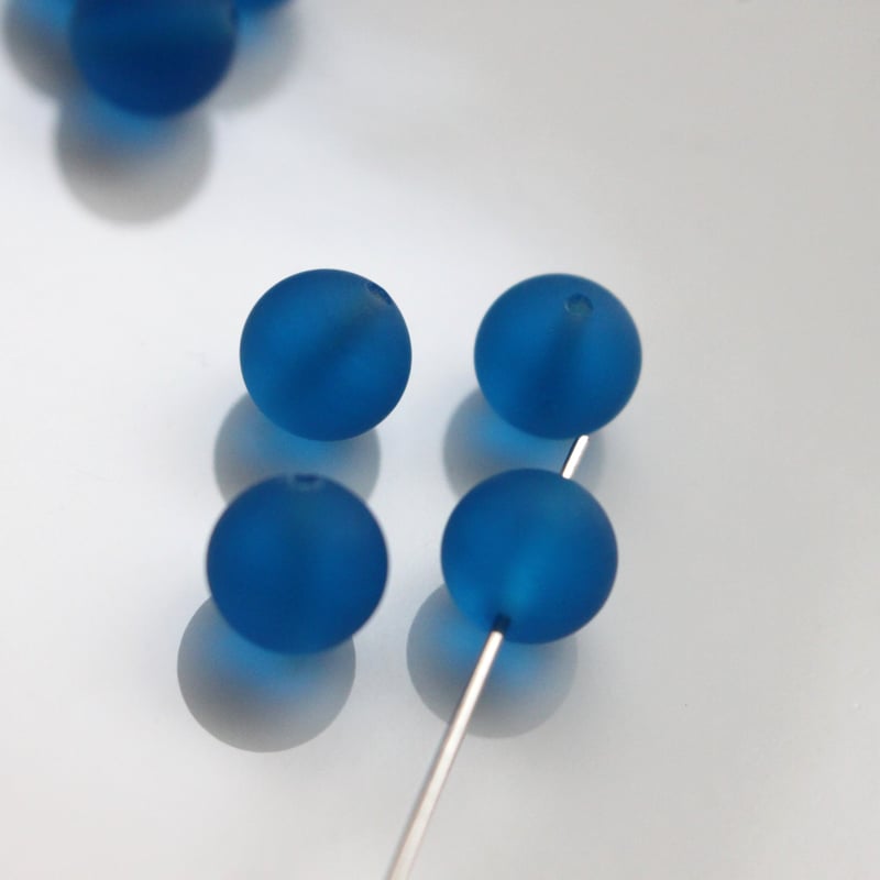 ラウンドガラスビーズ8㎜（フロストブルー） 4個 ヴィンテージ 386