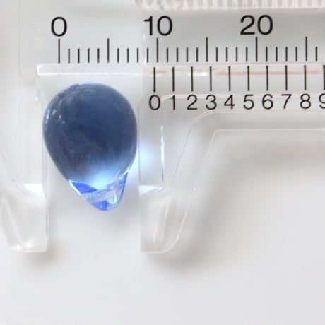 .ドロップガラスビーズ13㎜　2個（blue）　チェコ80年代ヴィンテージ　254