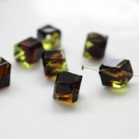 .  キューブ型ガラスビーズ10㎜（green×brown）チェコヴィンテージ　167