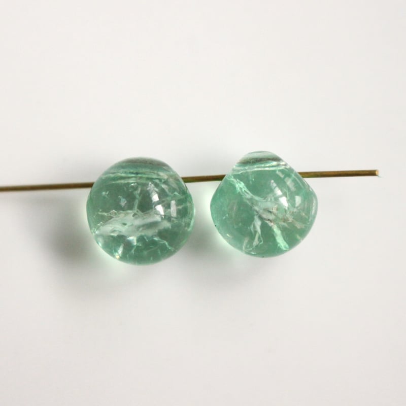 ラウンドクラックガラスビーズ9㎜ 2個 フランス製ヴィンテージ 485