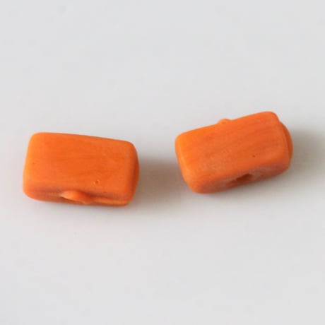 20年代長方形ビーズ２個（オレンジ）11㎜　フランス製