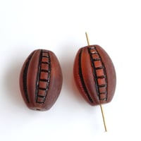 .大きめナツメ型アクリルビーズ18㎜（ブラウン）2個　1940年代ヴィンテージ 317