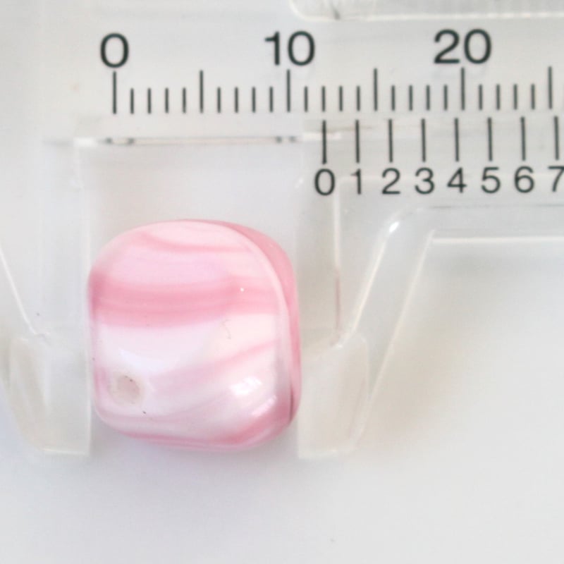 マーブルミルクガラスビーズ（ﾋﾟﾝｸ） 12㎜ フランスヴィンテージ 433