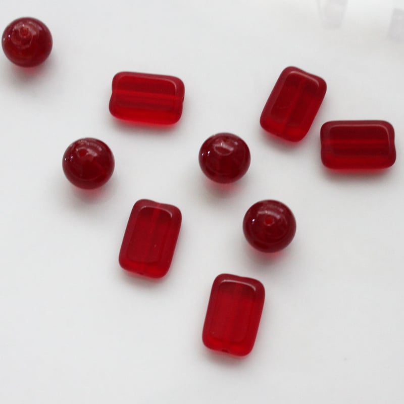 長方形フラットガラスビーズ （レッド）4個 12㎜ フランス現行315 | Le