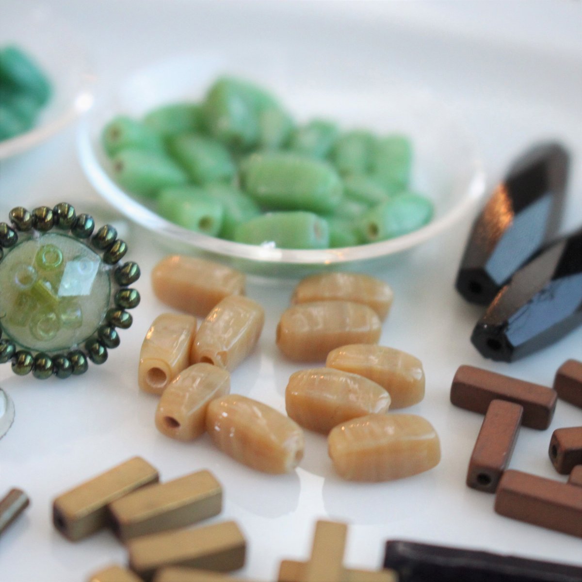 細長ガラスビーズ10個（ブルー）9㎜ チェコヴィンテージ 169 | Le manège