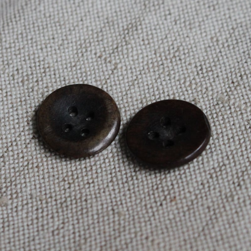 フランスの古い木ボタン18㎜ 各種C.D フランスアンティークボタン fh48