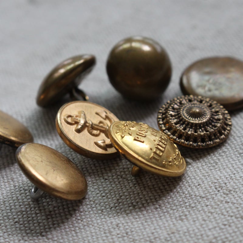 フランスアンティーク　ヴィンテージ　メダイユ　まとめ売り　18個　パーツ　素材 フランスアンティークヴィンテージメダイユまとめ売り18個パーツ素材