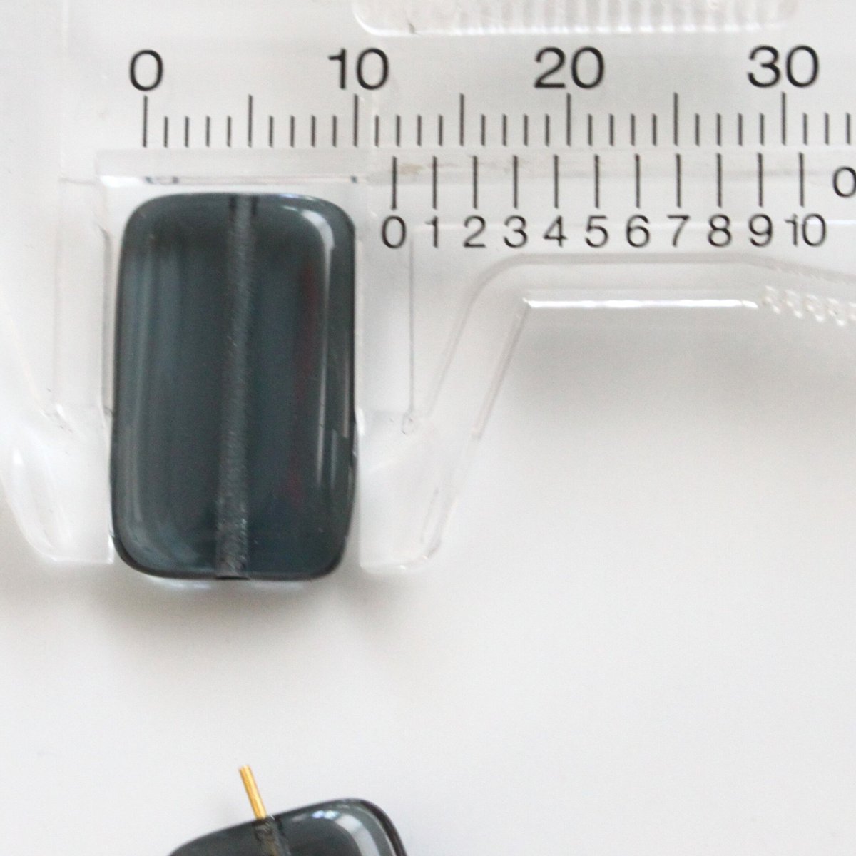 フラット長方形ガラスビーズ19㎜ 2個（bluegray） チェコ80年代