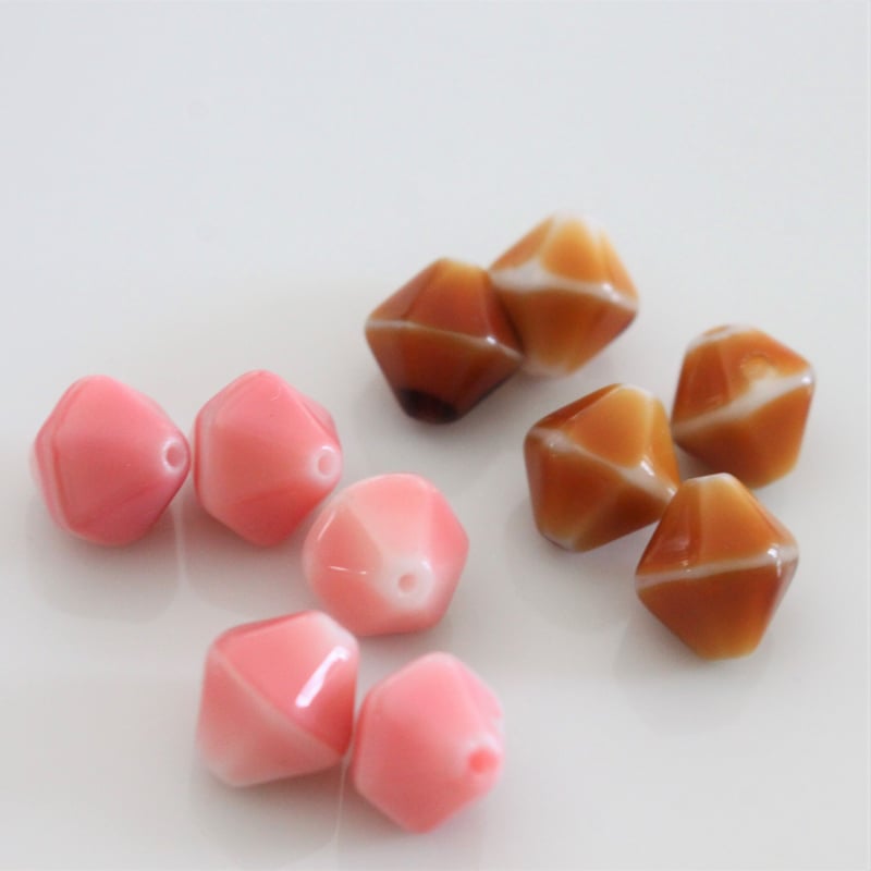 70年代チェコミルクガラスビーズ（ｱﾝﾊﾞｰ色） フランス