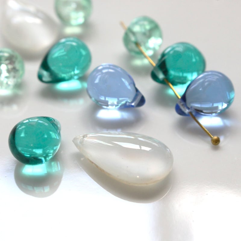 ラウンドクラックガラスビーズ9㎜ 2個 フランス製ヴィンテージ 485