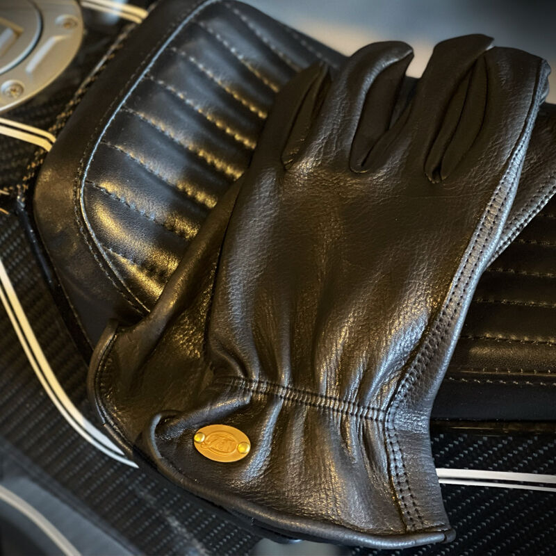 吸い付くような柔らかさ ディアスキン（鹿革）レザーグローブ | CUSTOM