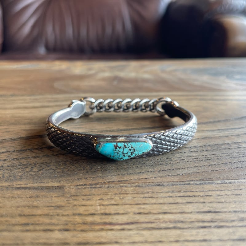 LYNCH SILVERSMITH“TURQUOISE SCALE CUFFS” LYNCH SILVERSMITH“TURQUOISE SCALE CUFFS” SCALE CUFFS with
