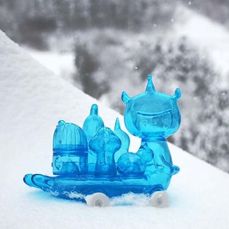 Microbus "To The Yeti Mountain" by Aya Kakeda