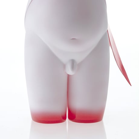 mr clement sofubi sculpture / a vulgar statement chapter 2: matte white version