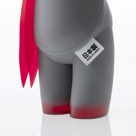 mr clement sofubi sculpture / a vulgar statement chapter 2: matte gray version