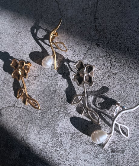 フラワーアシメピアス/イヤリング