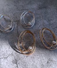 エッグパールピアス