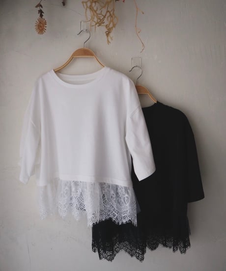 裾レースTシャツ