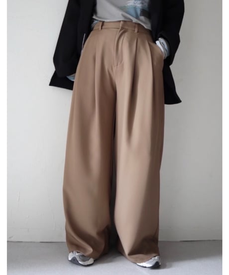 タックワイドパンツ