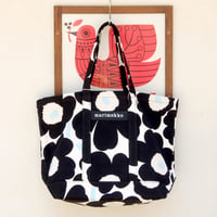 マリメッコ marimekko　＜Pieni Unikko 2＞トートバッグ(L)（ブラック×オフホワイト）