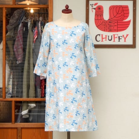 チャフィー CHUFFY　オリジナルカラー　七分袖ワンピース（水色）