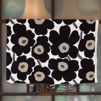 マリメッコ marimekko ＜Karkulaiset＞ファブリック（イエロー）50cm 廃