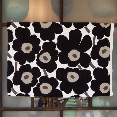 マリメッコ marimekko　＜Pieni Unikko＞フリース・ファブリック（ブラック）50×72cm　日本未入荷