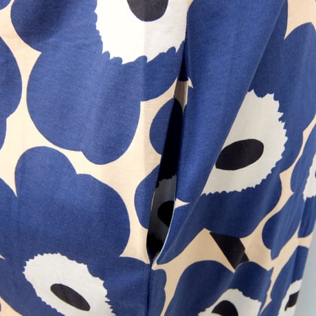 マリメッコ marimekko　＜Pieni Unikko＞七分袖ワンピース（ベージュ×ブルー）大きなサイズ
