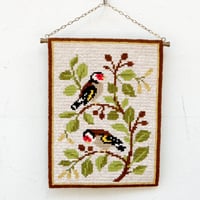 ツヴィスト刺繍　タペストリー（鳥・小）C