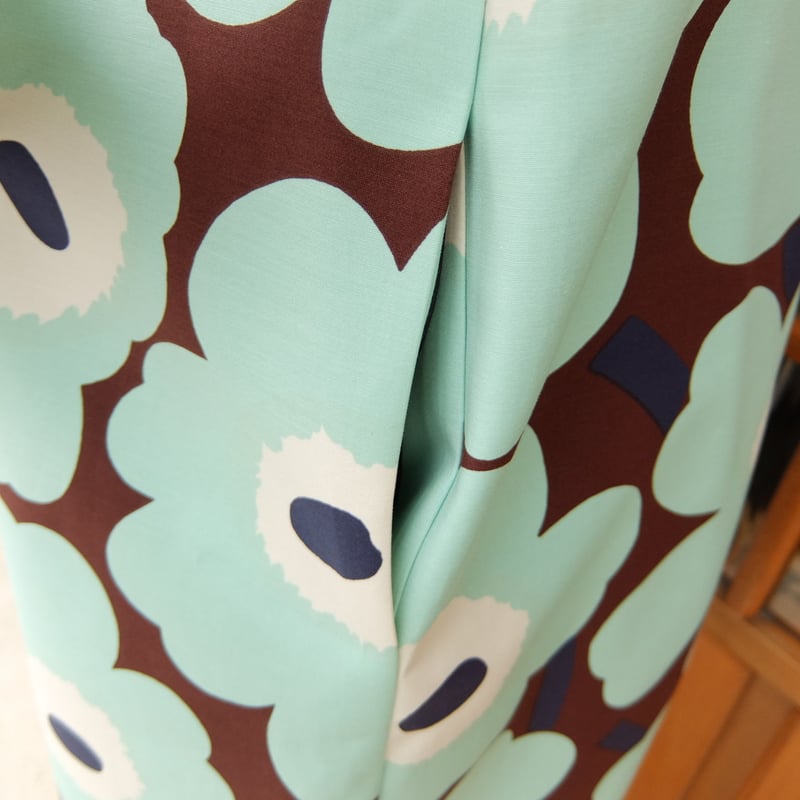 マリメッコ marimekko ＜Pieni Unikko＞長袖ワンピース アジア限定 | c...