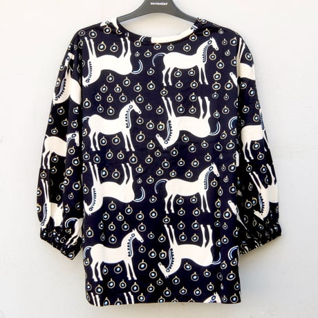 マリメッコ marimekko　＜Musta Tamma＞七分袖トップス　日本限定　大きなサイズ