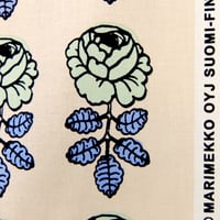 マリメッコ marimekko　＜Vihkiruusu＞ファブリック（ライトグリーン）50cm　アジア限定
