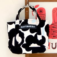 マリメッコ marimekko　＜Pieni Unikko 2＞トートバッグ(S)（ブラック×オフホワイト）