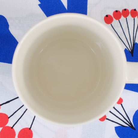 マリメッコ marimekko　＜Puketti＞マグカップ（ホワイト×レッド）