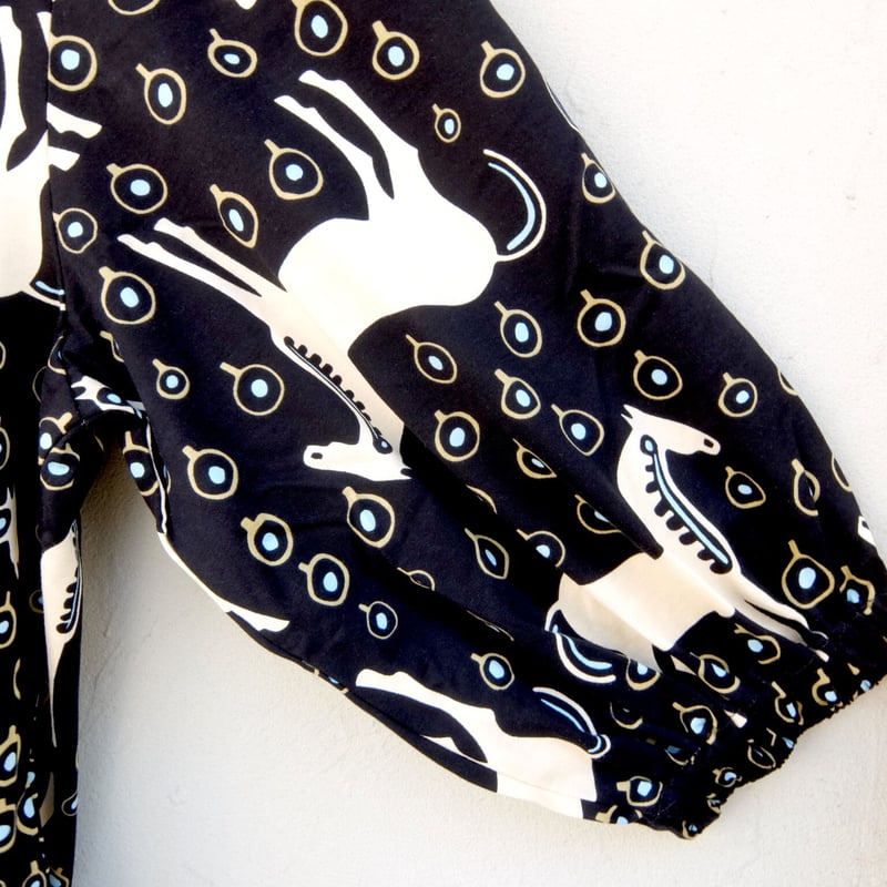 マリメッコ marimekko <Musta Tamma>七分袖トップス 日本限定 マリメッコ marimekko <Musta Tamma>七分袖トップス 日本限定