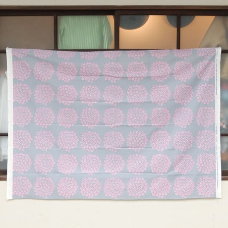 マリメッコ marimekko　＜Puketti＞ファブリック（グレー×ピンク）50cm　日本限定  廃盤カラー