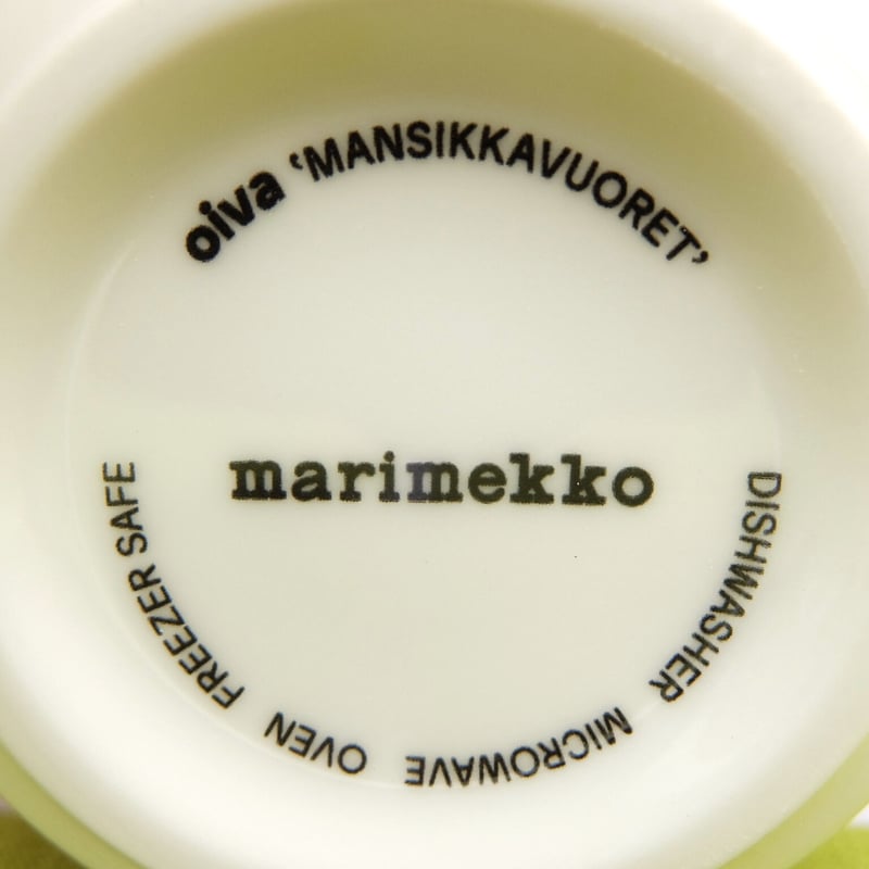 マリメッコ marimekko ＜Mansikkavuoret＞コーヒーカップ2個セット |
