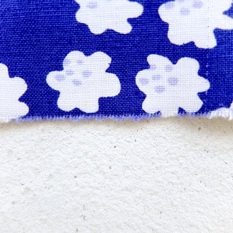 マリメッコ marimekko　＜Puketti＞ヴィンテージ・ファブリック（ネイビー）