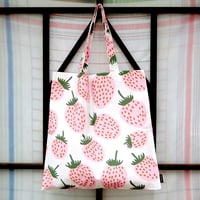 マリメッコ marimekko　＜Mansikka＞ファブリックバッグ（ピンク）