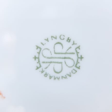 リュンビュー Lyngby　ロータス　プレート(L)　ライムグリーン