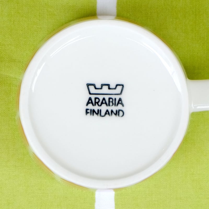 ARABIA アラビア 2004年冬限定マグカップ りんご | chuffy