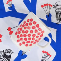 マリメッコ marimekko　＜Puketti＞マグカップ（ホワイト×レッド）