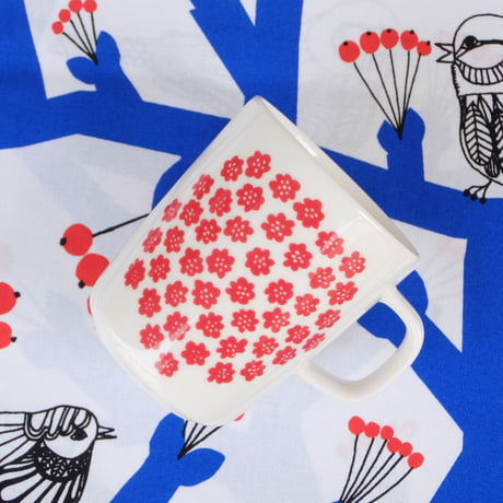マリメッコ marimekko　＜Puketti＞マグカップ（ホワイト×レッド）