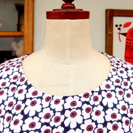 マリメッコ marimekko　＜Pikkuinen Unikko＞七分袖ワンピース（ダークブルー×ピンク）大きなサイズ