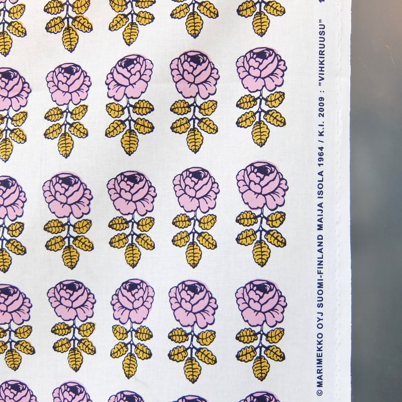 マリメッコ marimekko ＜Vihkiruusu＞ファブリック（スモーキーピンク